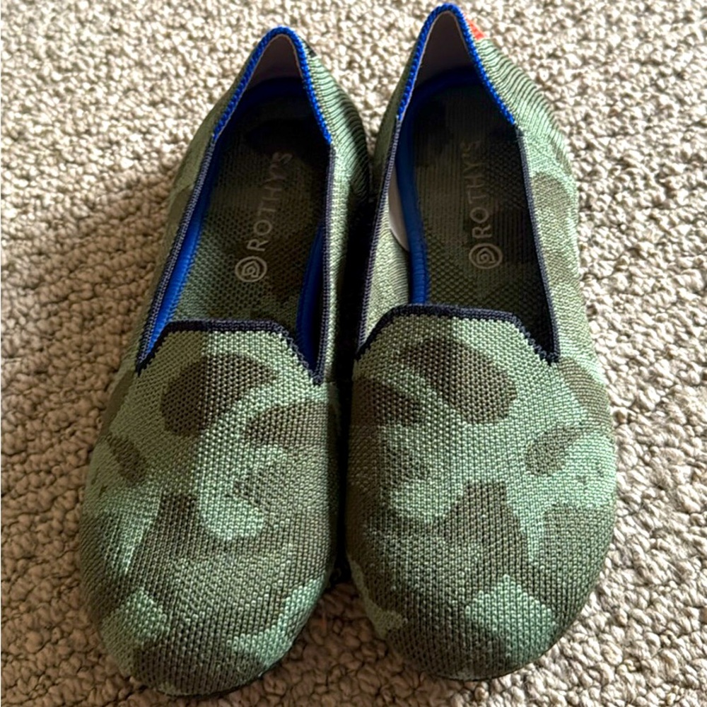 GUC Girls rothy loafer size 3 (these run small) adorable washable camo